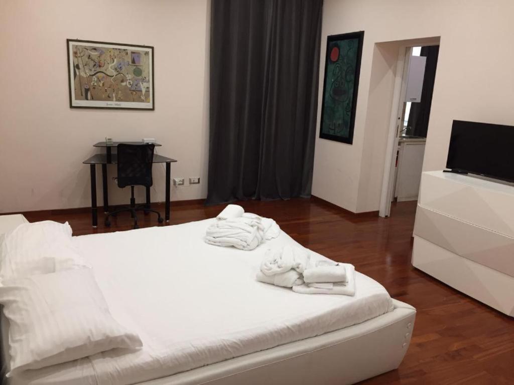 Dimora Frattina Hotel Rome Exterior photo