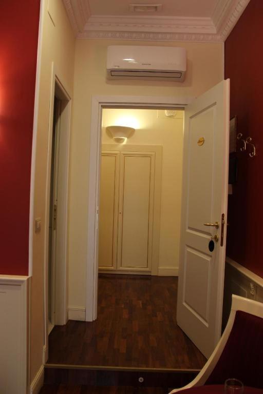 Dimora Frattina Hotel Rome Exterior photo