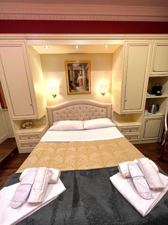 Dimora Frattina Hotel Rome Exterior photo